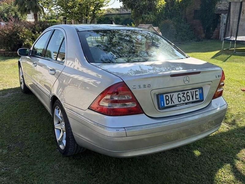 Usata Mercedes C220 Elegance 143 CV (105 kW) 2000 Grigio Berlina