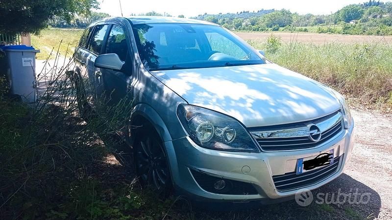 Usata Opel Astra 90 CV (66 kW) 2010 Station wagon