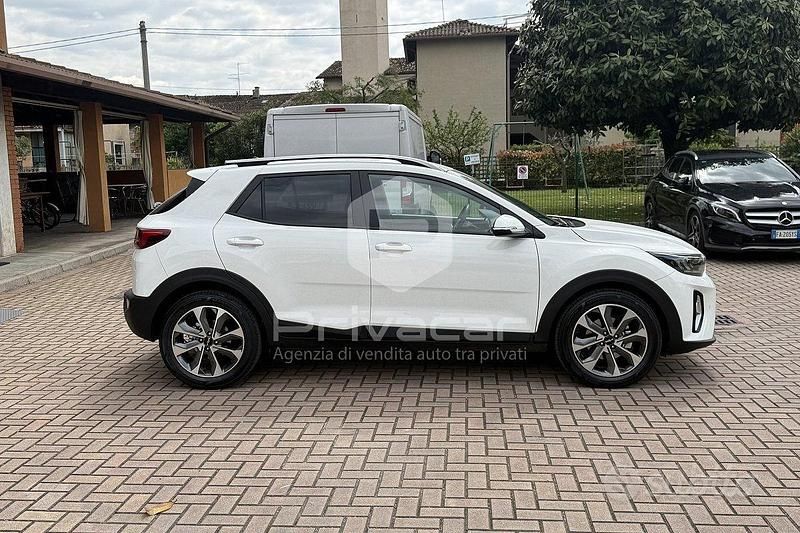 Begagnad Kia Stonic Urban 100 HK (73 kW) 2023 Vit SUV