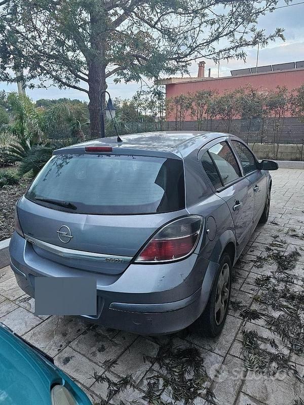 Usata Opel Astra 2007 Grigio Berlina