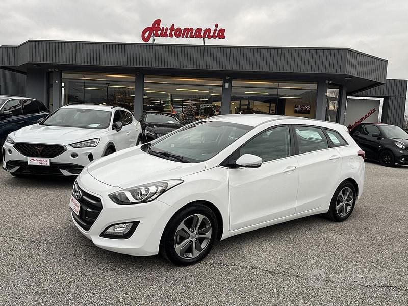 Usata Hyundai i30 Comfort 110 CV (80 kW) 2015 Bianco Station wagon