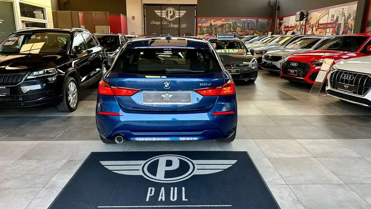 Usata BMW 116 Advantage 116 CV (85 kW) 2020 Phytonic blue (metallizzato) Utilitaria