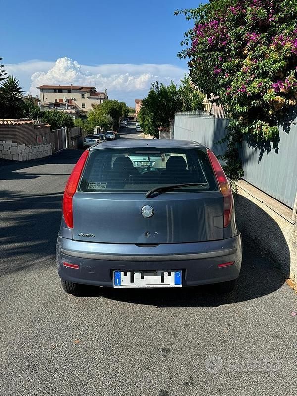 Usata Fiat Punto Dynamic 60 CV (44 kW) 2005 Blu Utilitaria