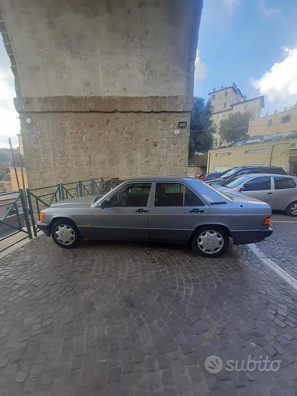 Usata Mercedes 190 1990 Grigio Berlina