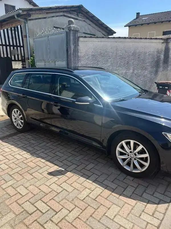 Usata VW Passat Comfortline 150 CV (110 kW) 2018 Nero Station wagon