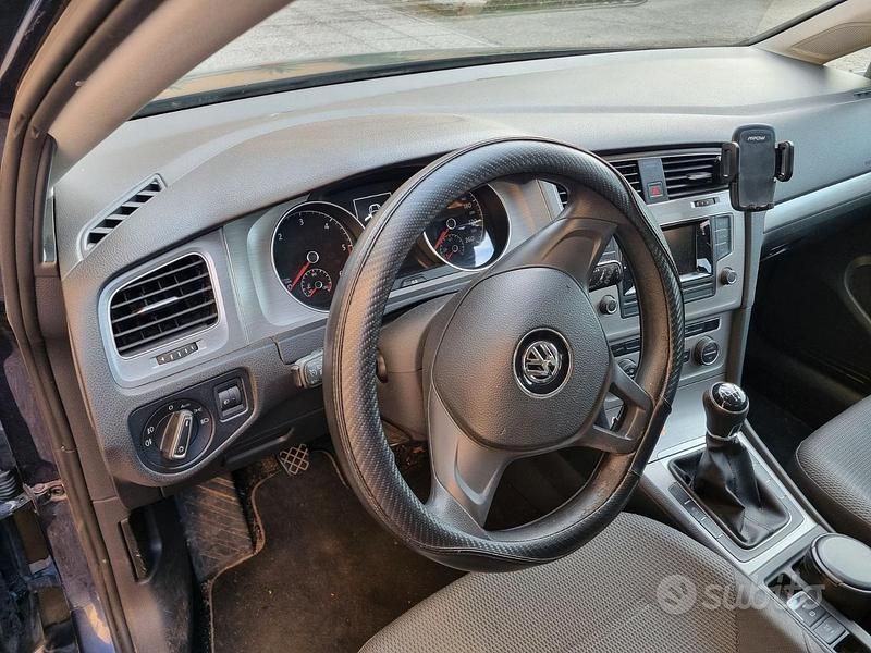 Blu Usata 2014 VW Golf VII Comfortline Tre volumi | 6500 € (Super prezzo) - Immagine 1/4