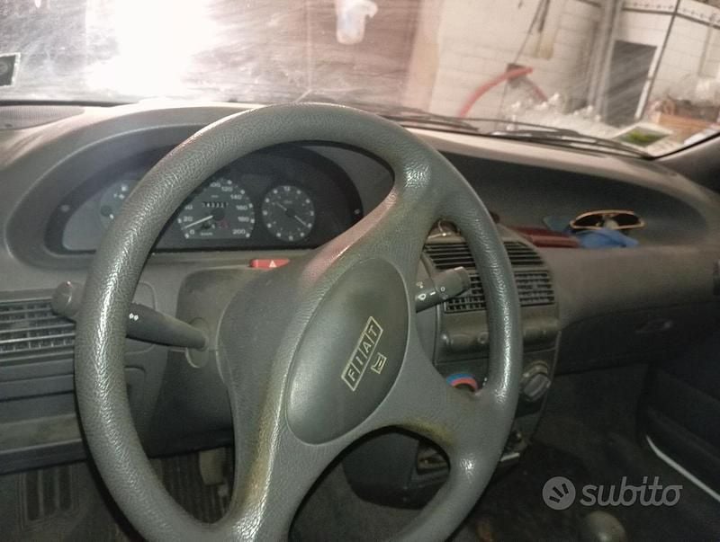 Usado Fiat Punto 54 CV (39 kW) 1997 Blanco Utilitario