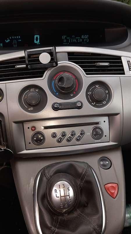 Usata Renault Scénic II Dynamique 106 CV (77 kW) 2008 Argento Monovolume