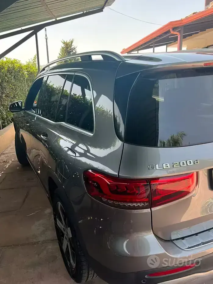Usata Mercedes GLB200 Premium 163 CV (119 kW) 2020 Grigio SUV