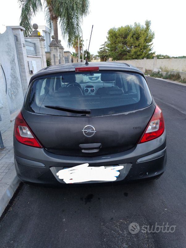 Usata 2012 Opel Corsa Due volumi | 2000 € (Super prezzo) - Immagine 1/4