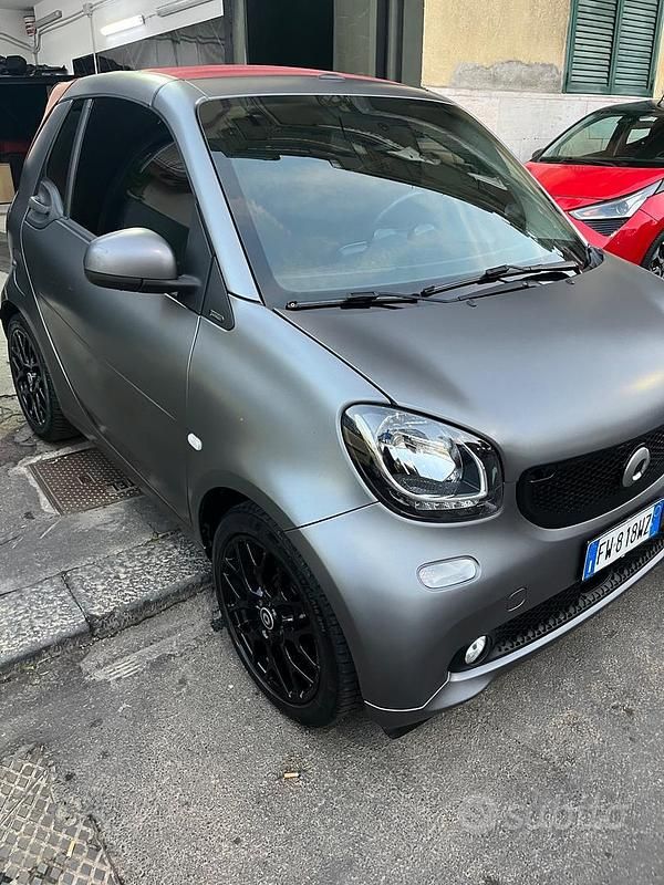 Grigio Usata 2019 Smart ForTwo Cabrio Prime Cabrio | 14.300 € (Buon prezzo) - Immagine 1/4