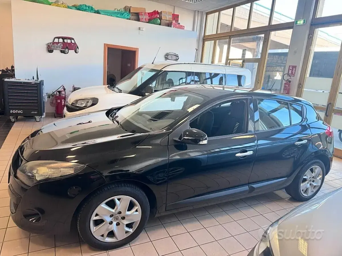 Usata Renault Mégane III 110 CV (80 kW) 2011 Nero Berlina