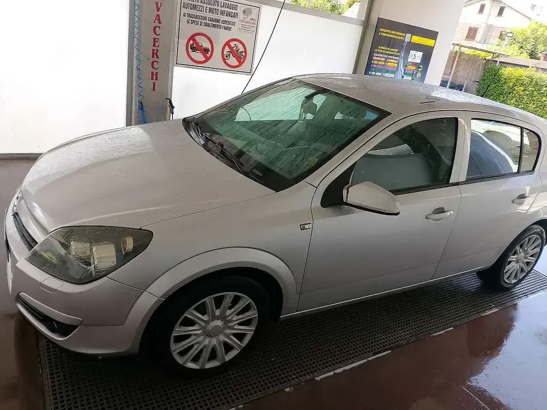 Usata Opel Astra Edition 82 CV (60 kW) 2005