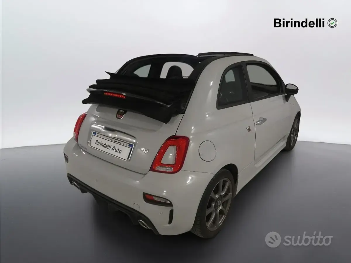Usata Abarth 595C 165 CV (121 kW) 2022 Grigio Cabrio