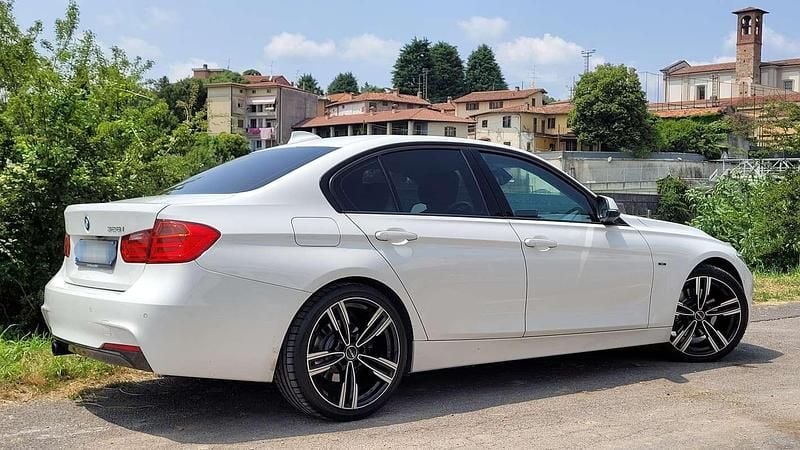Usata BMW 328 Sport Line 245 CV (180 kW) 2012 Bianco Berlina