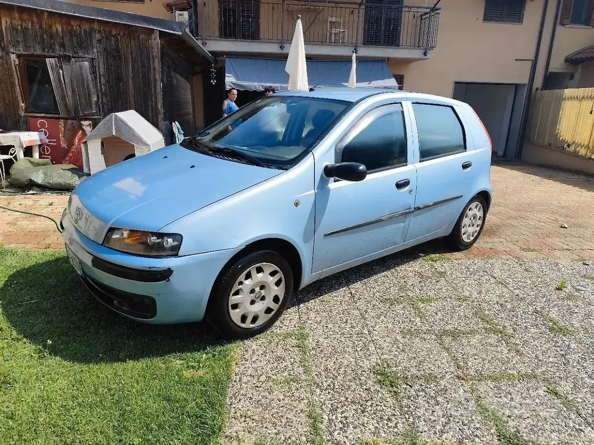 Usata Fiat Punto 80 CV (58 kW) 2002 Utilitaria