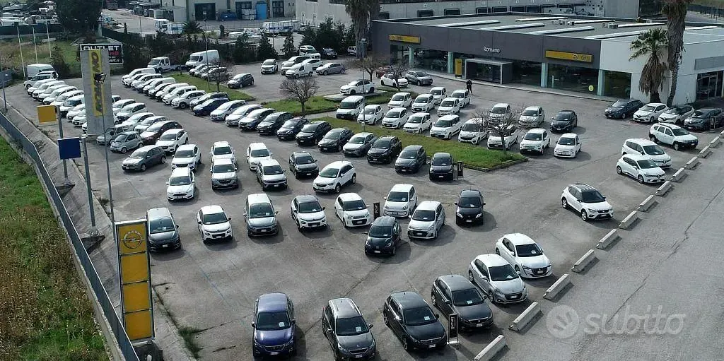 Usata Opel Crossland Elegance 110 CV (80 kW) 2022 Grigio SUV