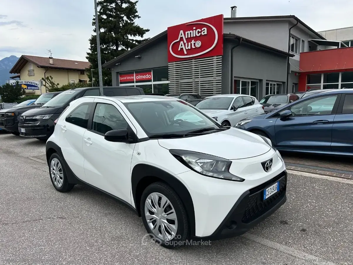 Usata Toyota Aygo X Active 72 CV (52 kW) 2023 Bianco SUV