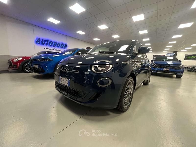 Usata Fiat 500e Opening Edition 86 kW (118 CV) 2020 Blu/azzurro Utilitaria