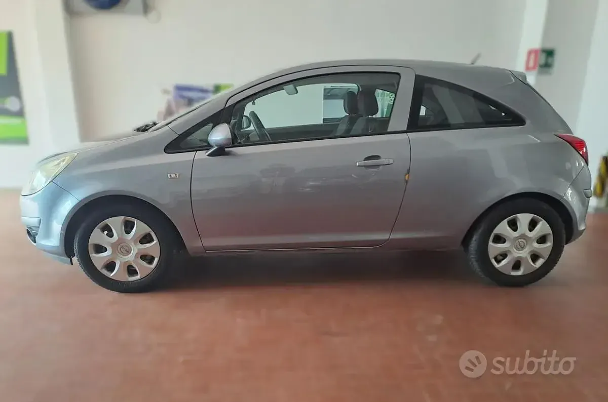 Usata Opel Corsa Sport 80 CV (58 kW) 2009 Grigio Utilitaria