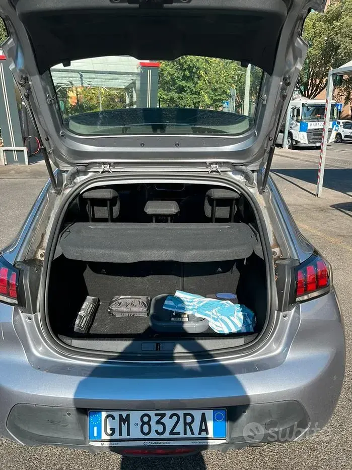 Usata Peugeot 208 Active 75 CV (55 kW) 2023 Grigio Utilitaria