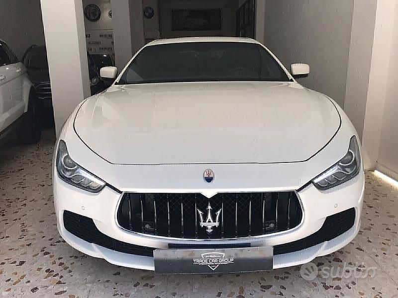 Bianco Usata 2016 Maserati Ghibli Tre volumi | 24.200 € (Buon prezzo) - Immagine 1/4