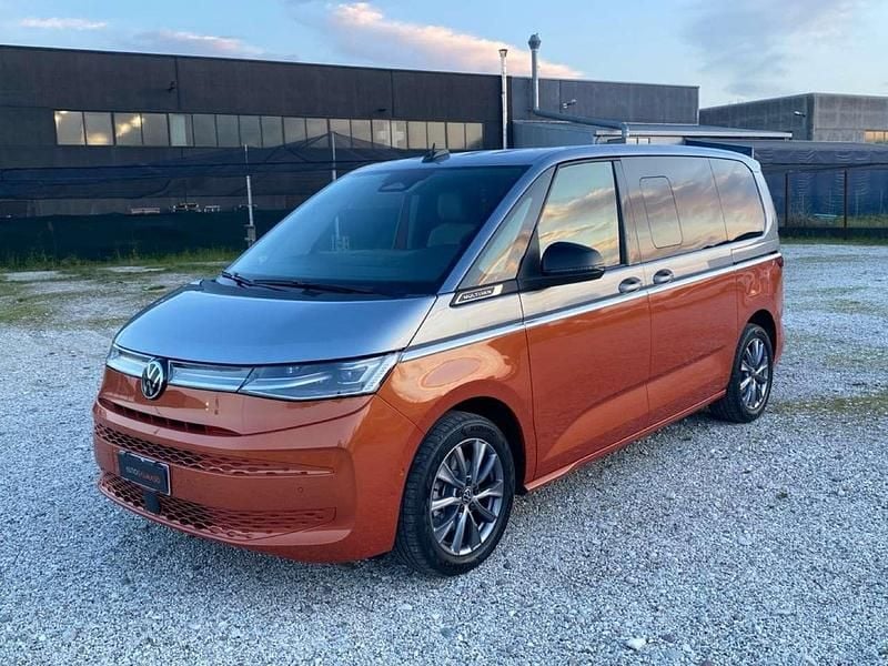 Nuova VW Multivan Style 150 CV (110 kW) 2026 Arancione Furgone