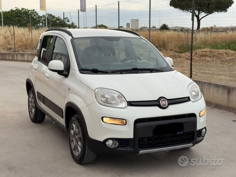 Bianco Usata 2015 Fiat Panda 4x4 Due volumi | 7900 € - Immagine 1/4