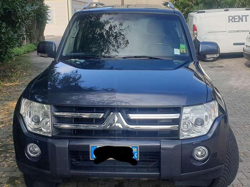 Grigio Usata 2009 Mitsubishi Pajero Instyle SUV | 14.000 € (Super prezzo) - Immagine 1/4