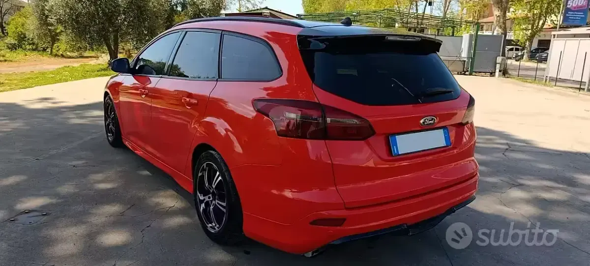 Usata Ford Focus ST-Line 120 CV (88 kW) 2017 Arancione Station wagon