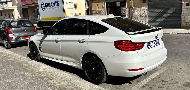 Usata BMW 318 Gran Turismo 143 CV (105 kW) 2014 Berlina