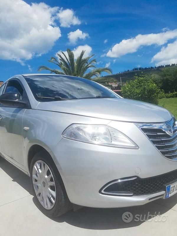 Usata Lancia Ypsilon 2013 Grigio Utilitaria