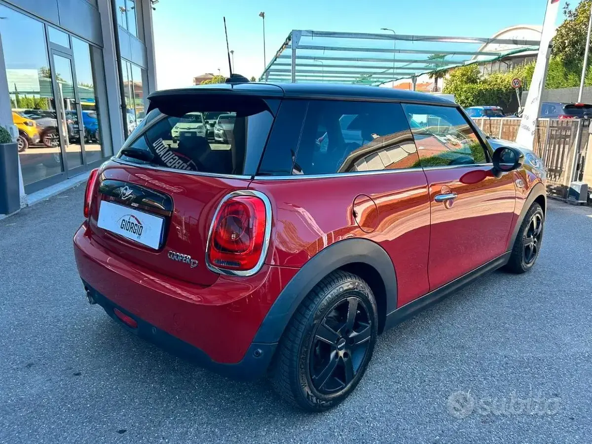 Usata Mini Cooper D Hype 116 CV (85 kW) 2018 Rosso Utilitaria