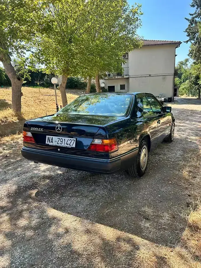 Usata Mercedes 200 118 CV (86 kW) 1992 Bluazzurro Coupé