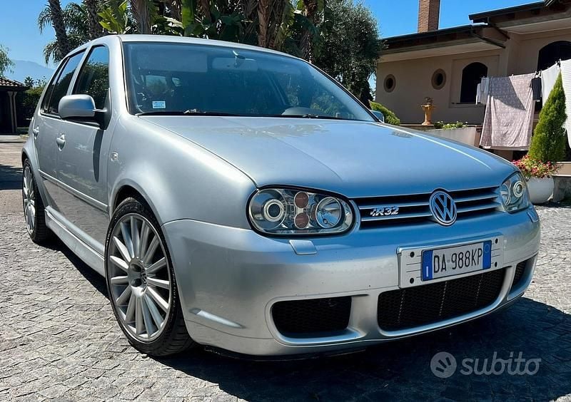 Usata VW Golf IV R 241 CV (177 kW) 2003 Grigio Berlina
