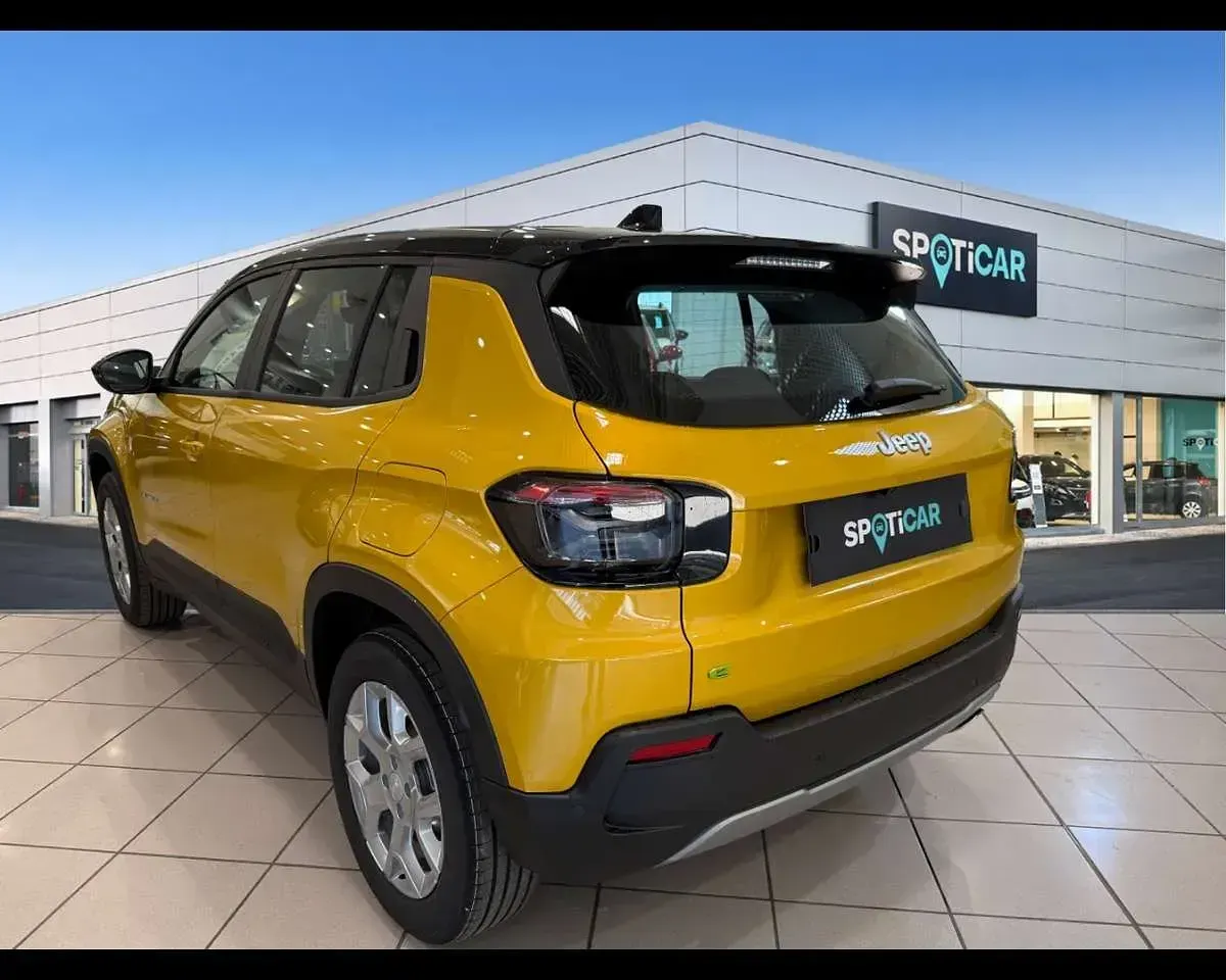 Nuova Jeep Avenger Altitude 101 CV (74 kW) 2026 Sun con tetto volcano SUV