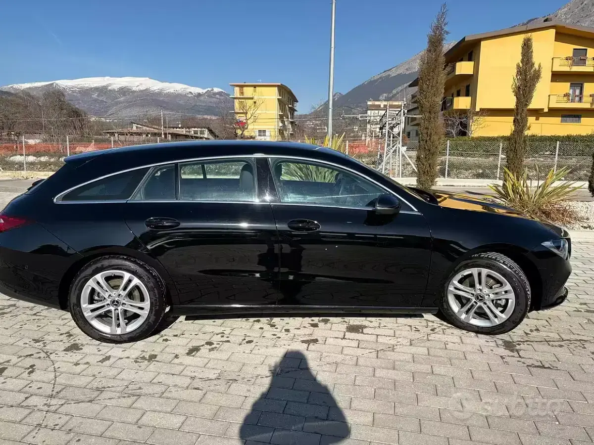Usata Mercedes CLA180 116 CV (85 kW) 2023 Nero Coupé