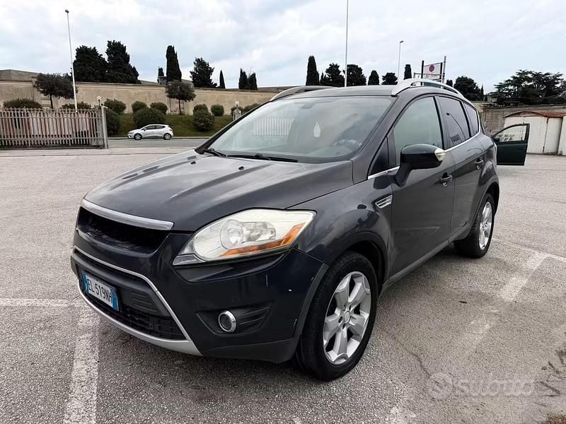 Usata Ford Kuga Individual 163 CV (119 kW) 2012 Grigio SUV