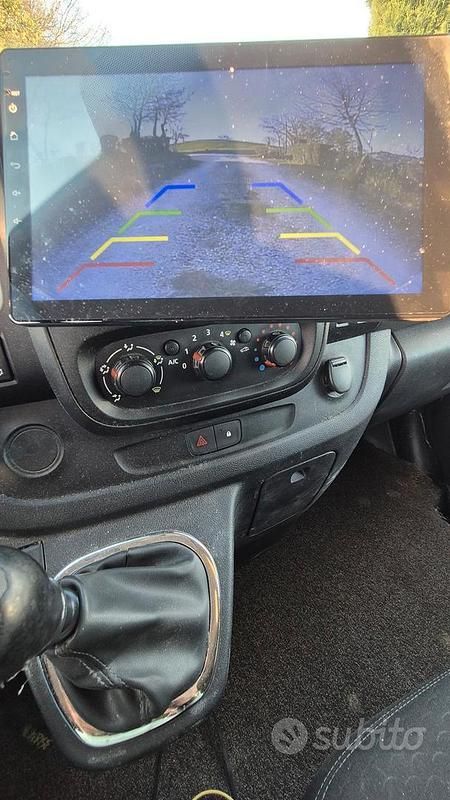 Usata Opel Vivaro 2015 Grigio Monovolume