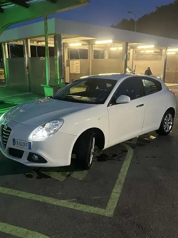 Usata Alfa Romeo Giulietta Business 105 CV (77 kW) 2015 Utilitaria