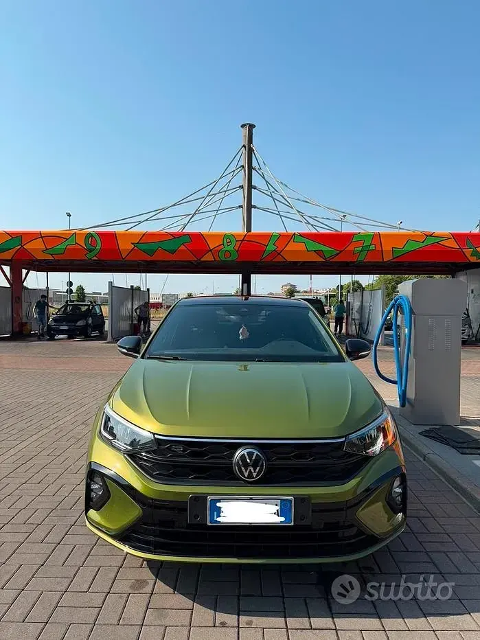 Usata VW Taigo R-line 110 CV (80 kW) 2023 Verde SUV