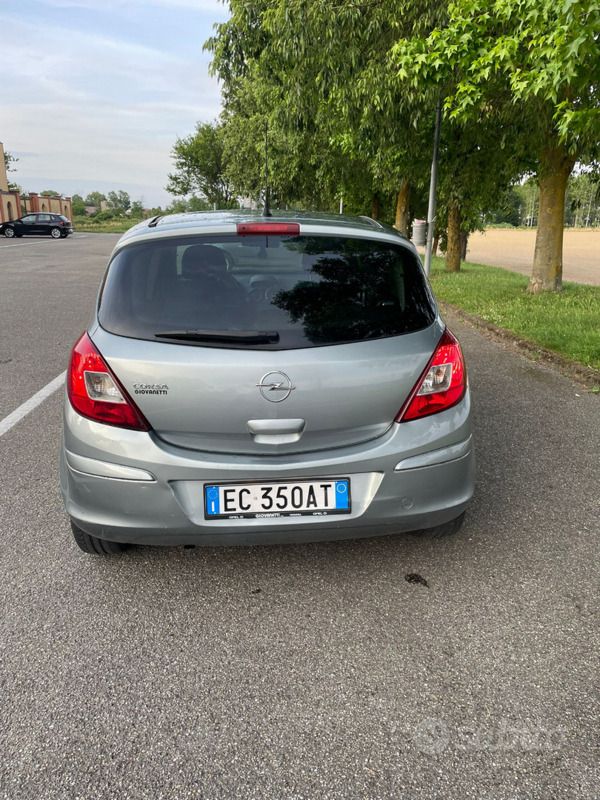 Usata Opel Corsa 80 CV (58 kW) 2010 Grigio Utilitaria