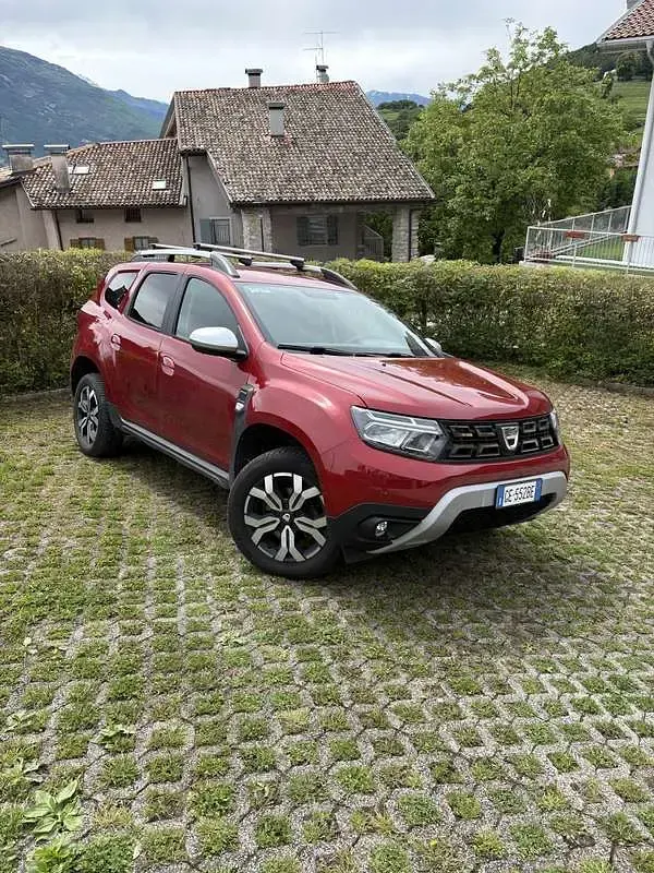 Usado Dacia Duster Prestige 116 CV (85 kW) 2022 Rojo SUV