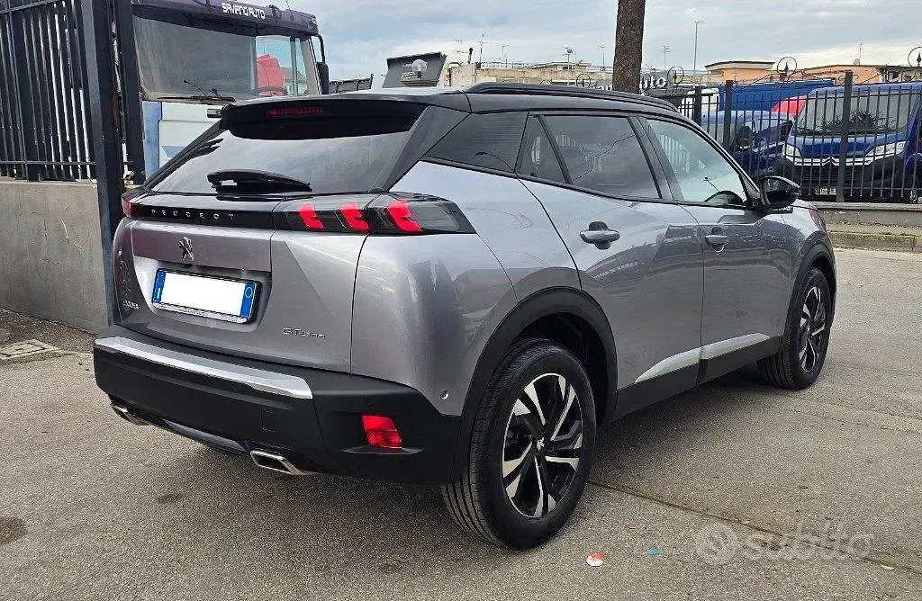 Usata Peugeot 2008 GT-line 131 CV (96 kW) 2020 Grigio SUV