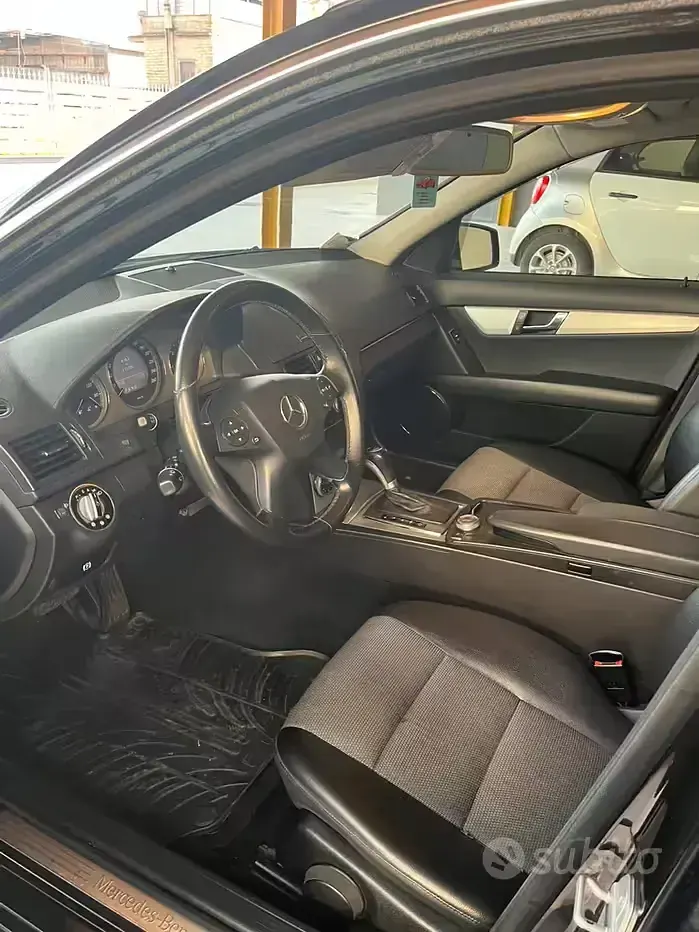 Usata Mercedes C220 170 CV (125 kW) 2009 Berlina