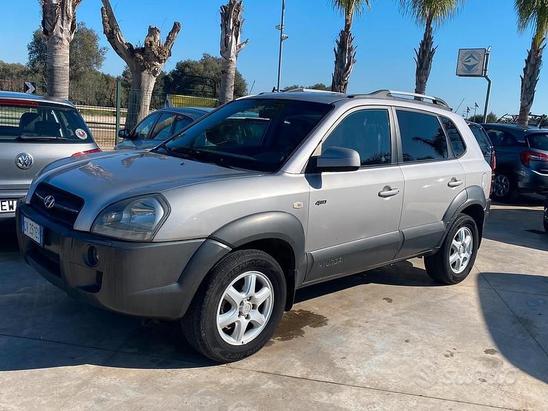Usata Hyundai Tucson Active 112 CV (82 kW) 2005 Grigio SUV