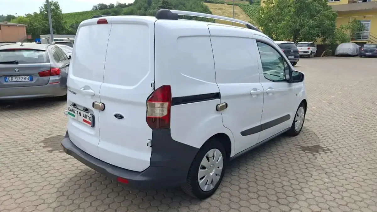 Usata Ford Transit Courier Trend 75 CV (55 kW) 2018 Bianco Furgone