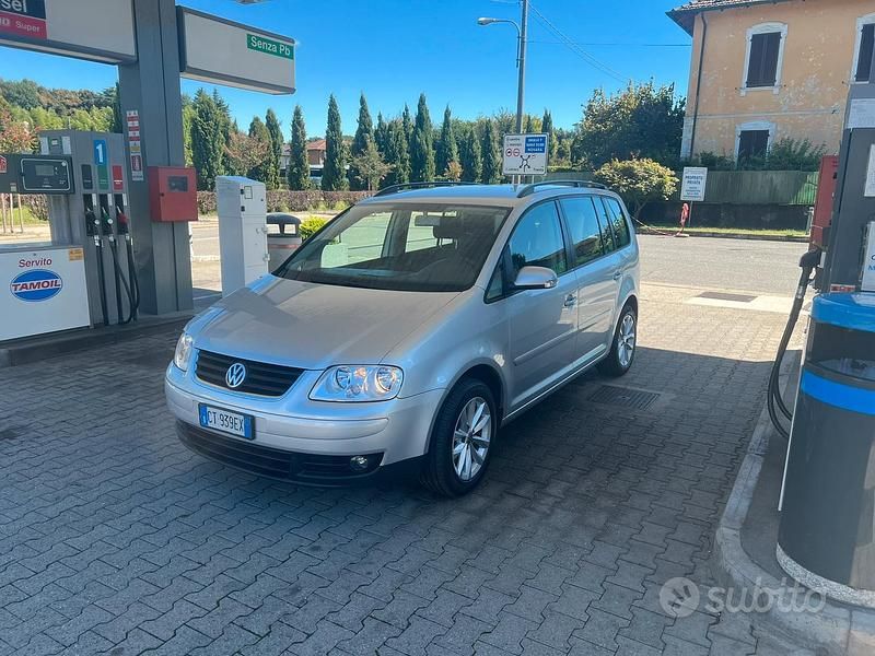 Usata VW Touran 140 CV (102 kW) 2005 Grigio Monovolume