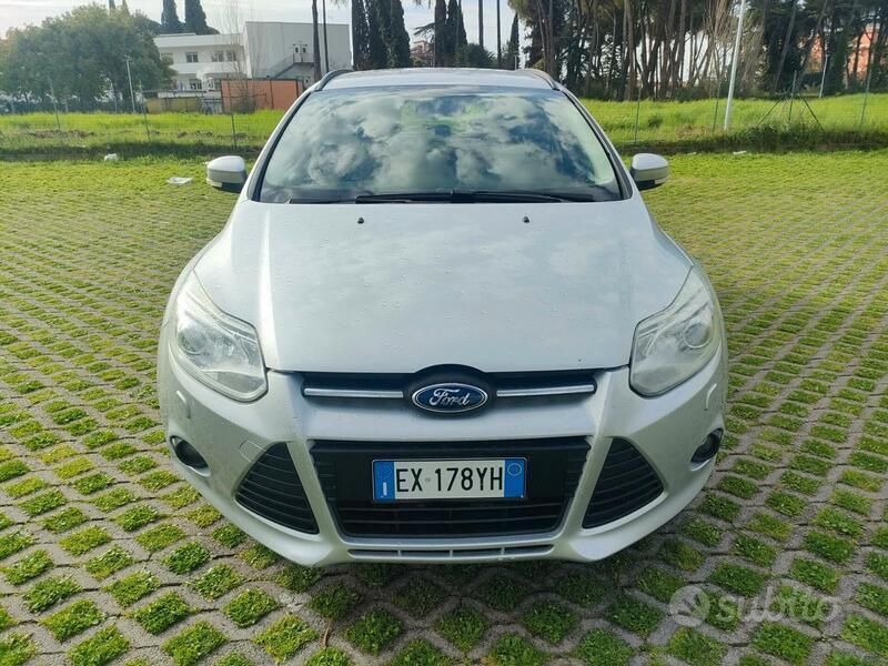 Usata Ford Focus 115 CV (84 kW) 2012 Argento Station wagon