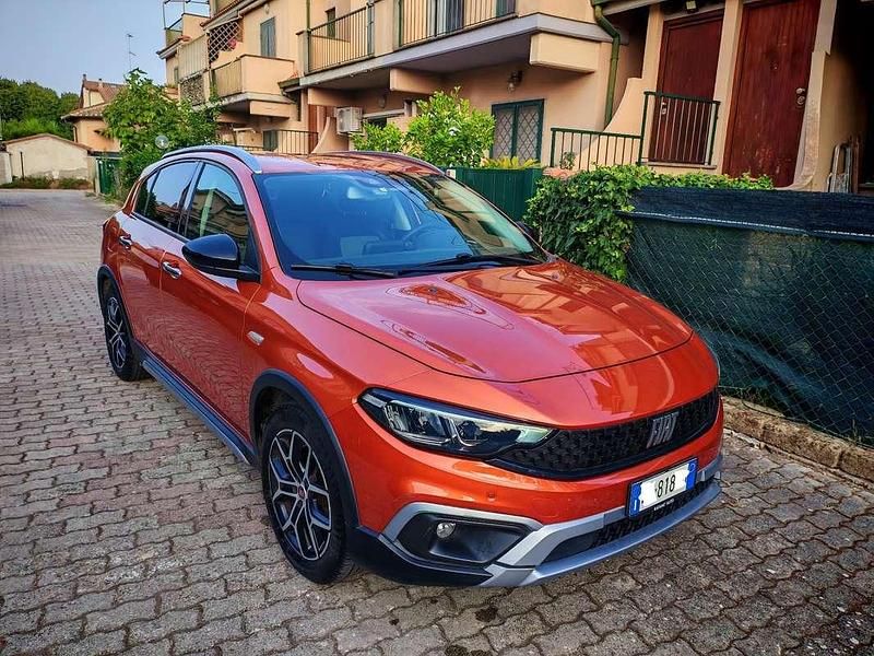 Usata Fiat Tipo Cross 101 CV (74 kW) 2021 Berlina